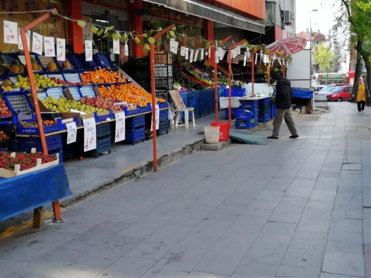 Marketler mesaiye başladı