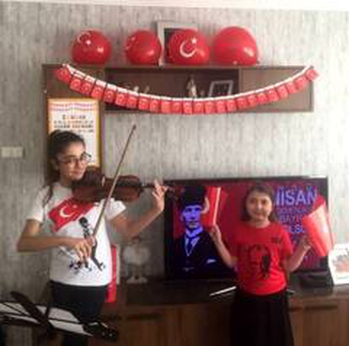 Minik GKV\'liler evlerini balkonlarını bayram yerine çevirdi