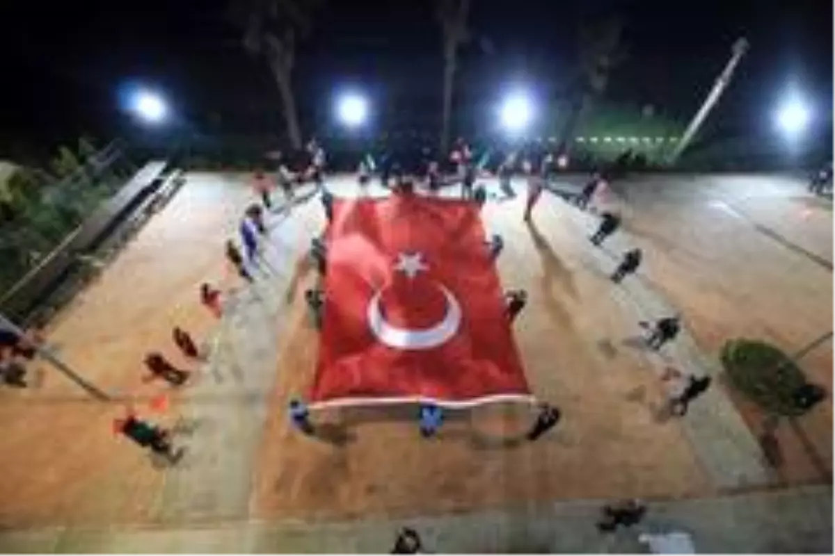 Sinop\'ta karantina altında bulunan gurbetçiler 23 Nisan\'ı kutladı
