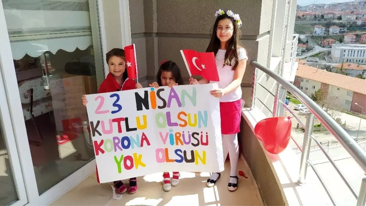 Yozgat\'ta balkonlar 23 Nisan için süslendi