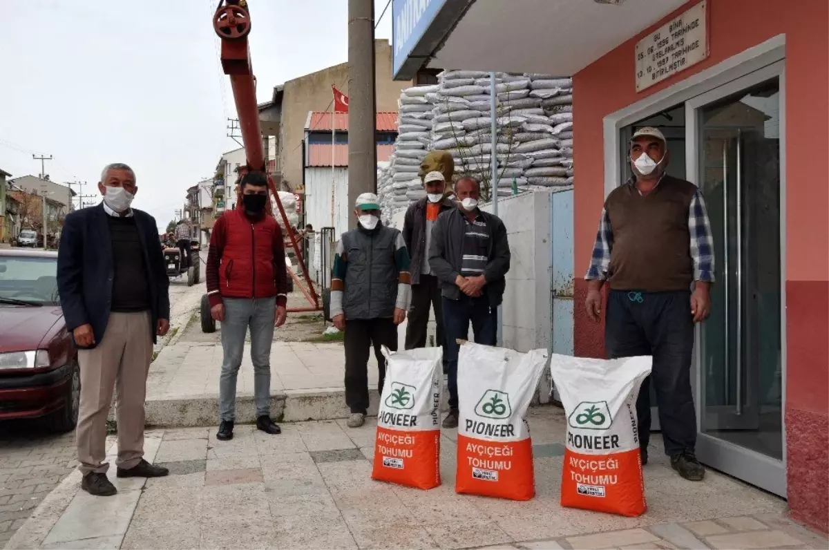 Hasankeyf\'te konvoylu 23 Nisan kutlaması