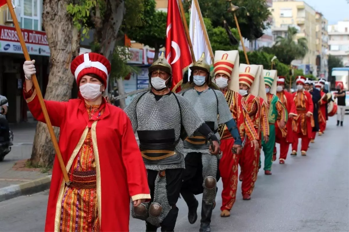 74 yaşındaki kadın, 65 yıl önce okuduğu şiiri yeniden seslendirdi