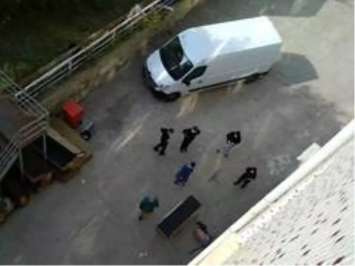 Koronavirüs şüphesiyle hastaneye yatırılan yaşlı adam 3. kattan atlayarak hayatını kaybetti