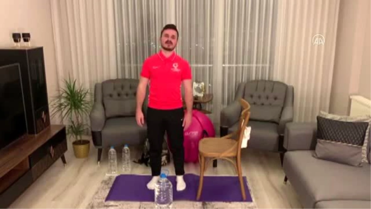 Evde bulunanlara online spor hizmeti veriliyor