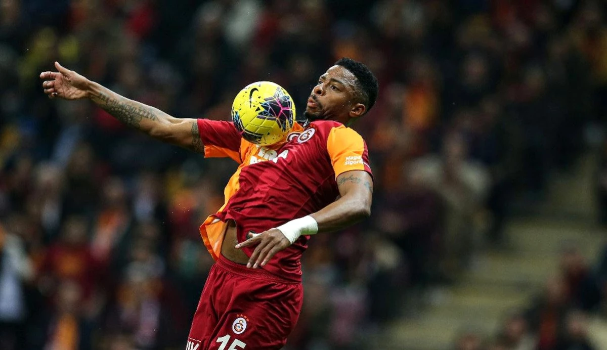 Galatasaraylı Ryan Donk\'un babaannesi, koronavirüs nedeniyle hayatını kaybetti