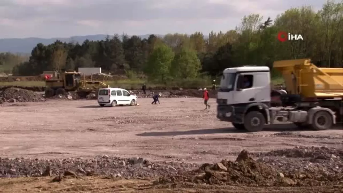 Kocaeli\'de yapılan sahra hastanesinde çalışmalar tüm hızıyla devam ediyor