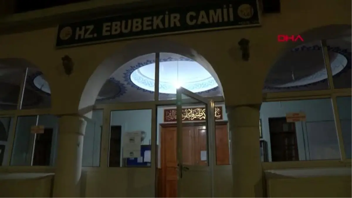 LEFKOŞA KKTC\'de tüm camilerde İstiklal Marşı okutuldu