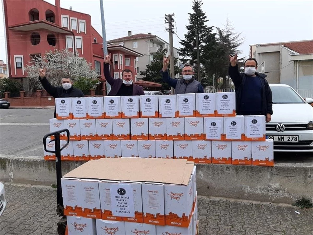 MHP Babaeski İlçe Başkanlığı ihtiyaç sahiplerine gıda kolisi dağıttı
