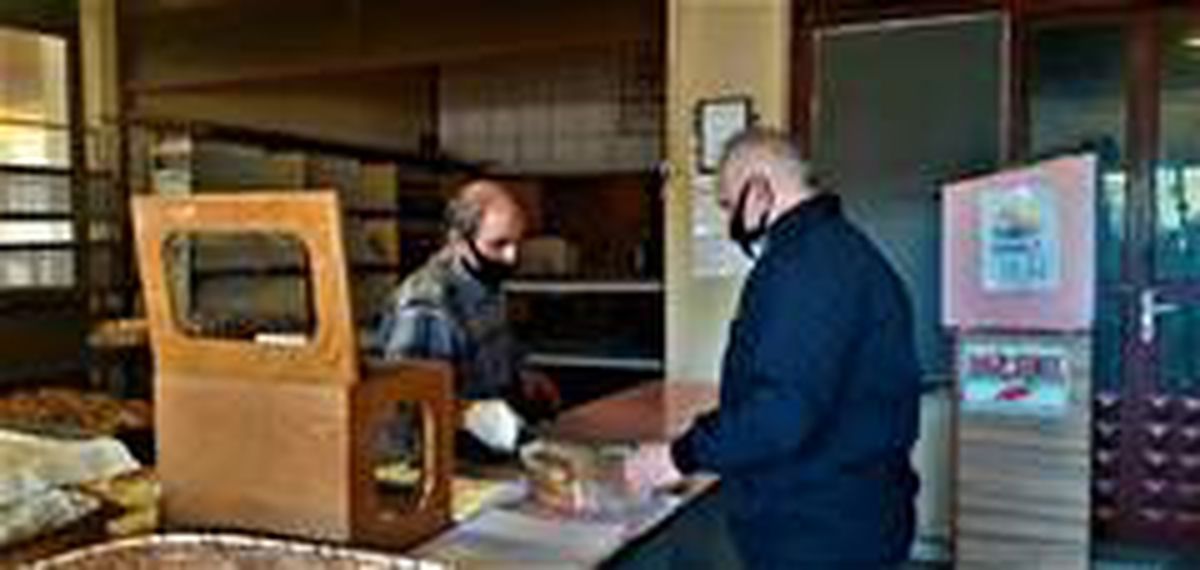 Osmancık\'ta pide satışında sosyal mesafeye uyuluyor