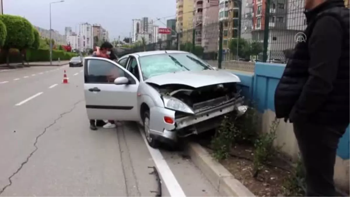 Sağlık çalışanı işe giderken kaza yaptı