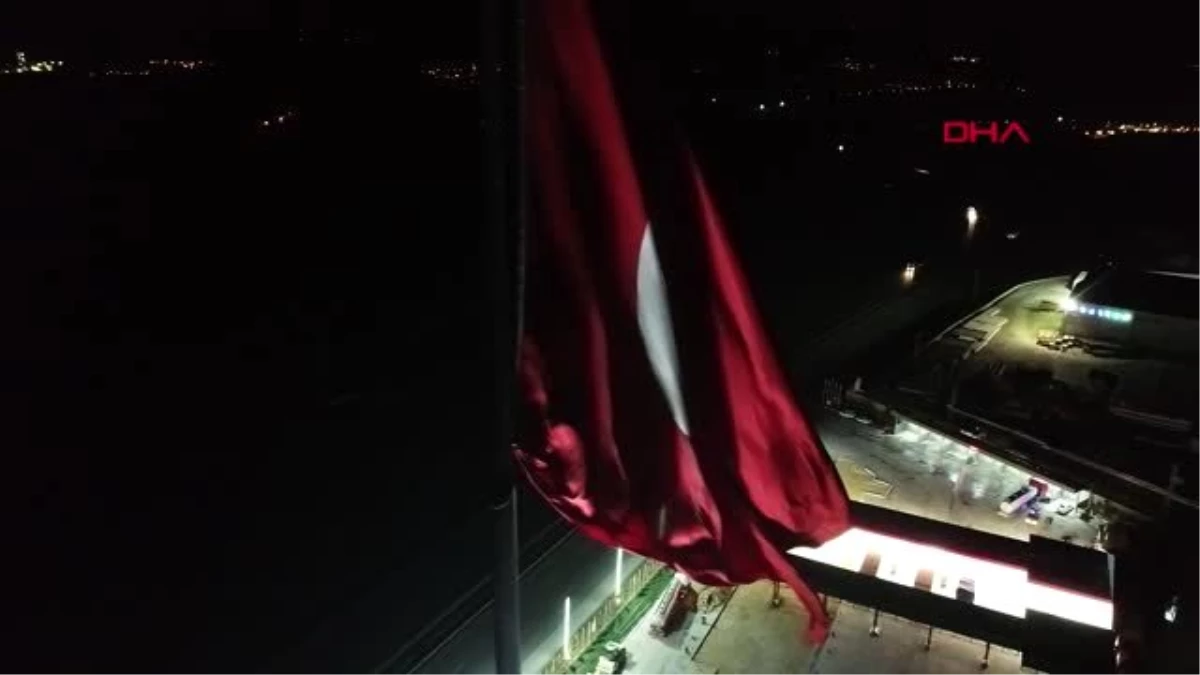 SAMSUN Türkiye\'nin en büyük Türk Bayrağı\'nın altında tören