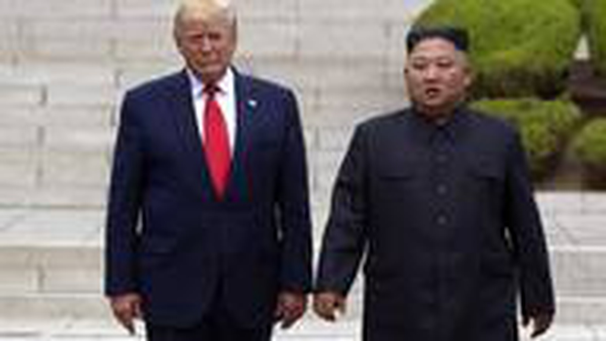 Trump: Kim Jong Un\'un hasta olduğuna dair çıkan haberler doğru değil