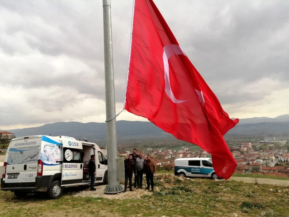 30 metre yükseklikte dalgalanan Türk bayrağı yenilendi