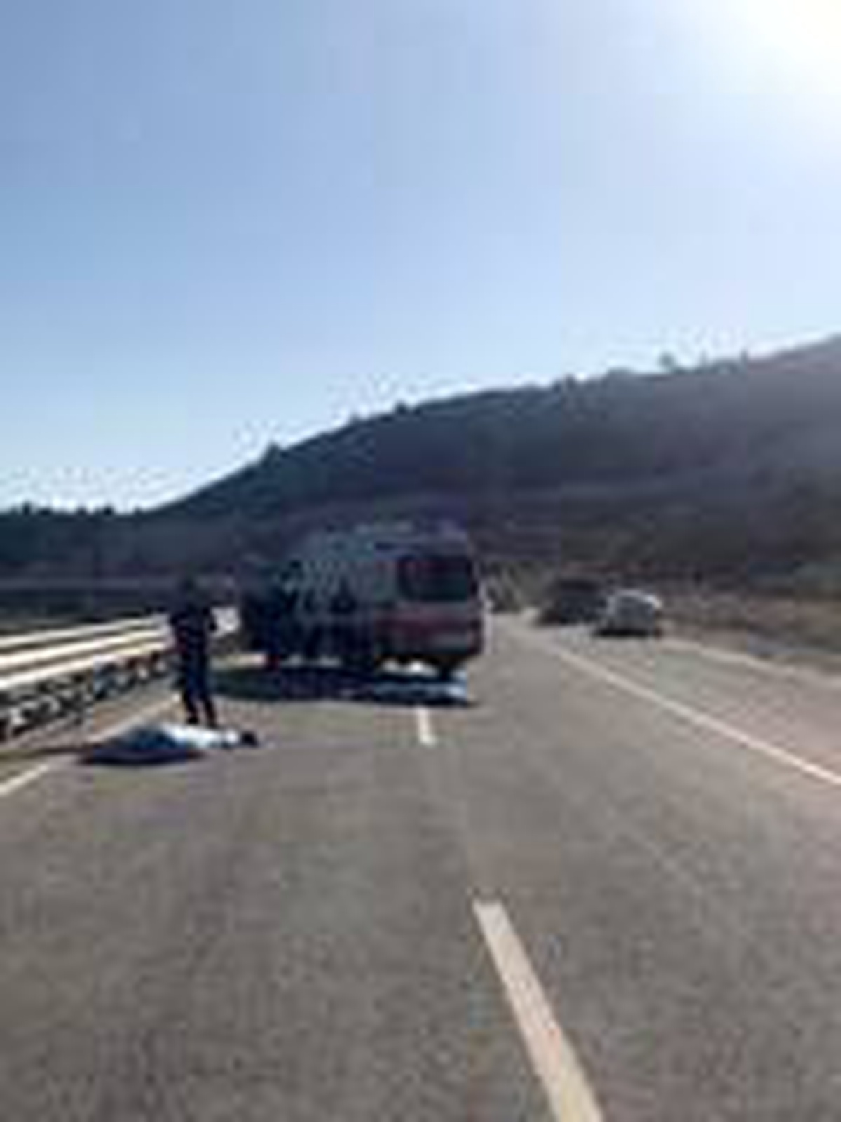 Bariyere çarpan motosikletteki 2 kişi öldü