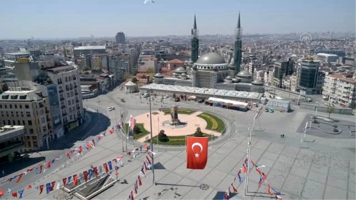 İstanbul\'da cadde, meydan, park ve sahiller boş kaldı (1)