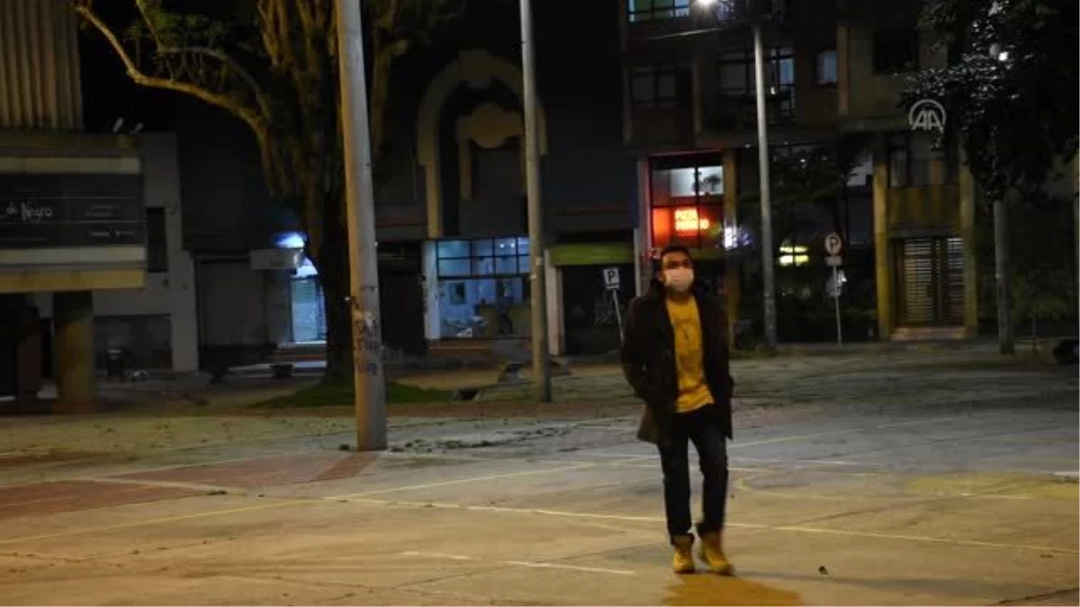 Kolombiyalı itfaiyeci, Kovid-19\'a dikkat çekmek için "Evde kal" isimli rap parçası besteledi