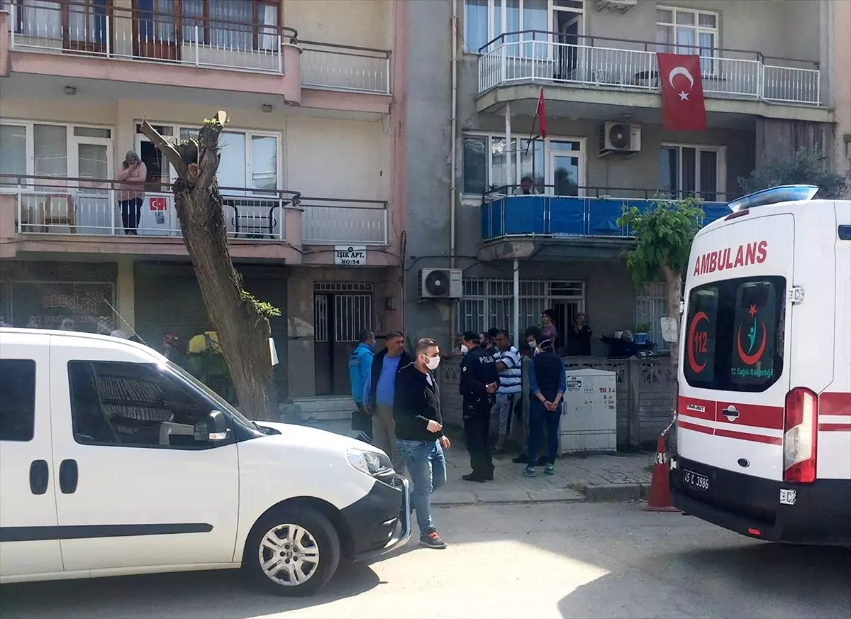 Manisa\'da çatıdan düşen kişi yaşamını yitirdi