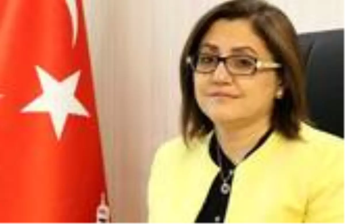 Fatma Şahin, CHP\'li belediye başkanları hakkında Cumhurbaşkanı\'yla ters düşen sözlerini düzeltti