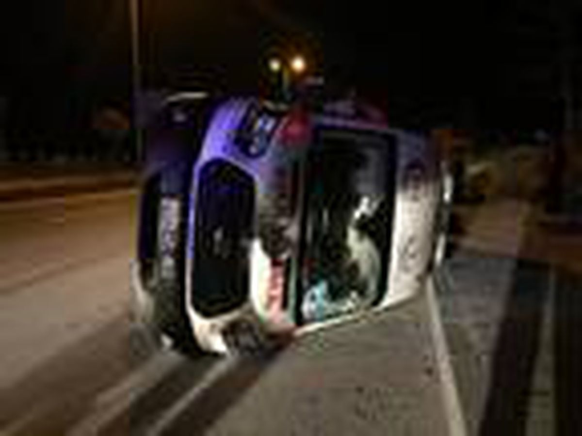 Kayseri\'de otomobille çarpışan ambulans devrildi: 3 yaralı