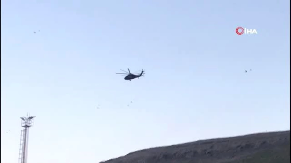 Sınırda helikopter hareketliliği