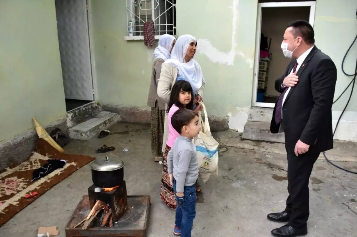 Başkan Beyoğlu, ihtiyaç sahiplerine yardım ulaştırdı