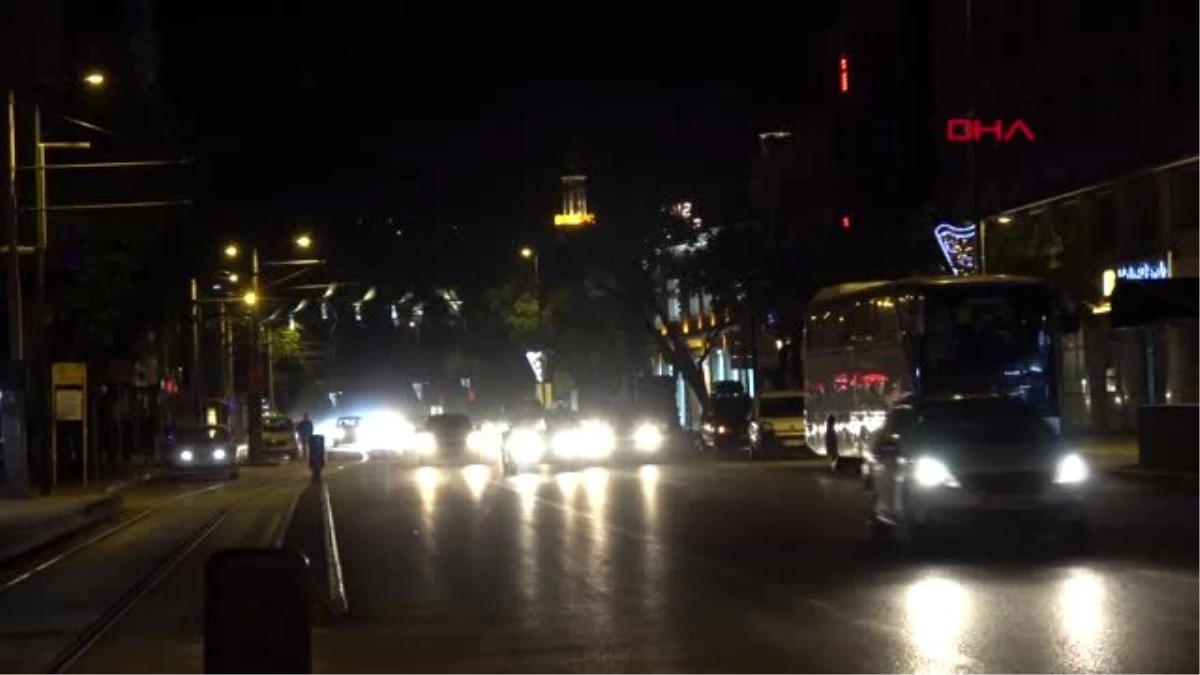 Bursa\'da 4 günlük yasağın ardından vatandaşlar sokaklara akın etti