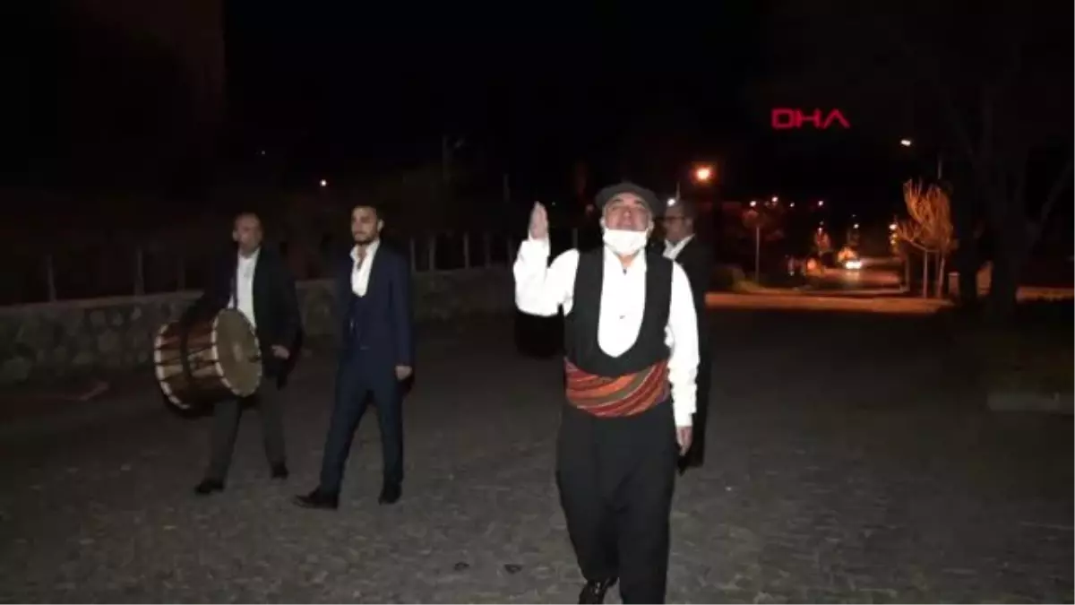 Elazığ\'ın sevilen sanatçıları sahuru şenlendirdi