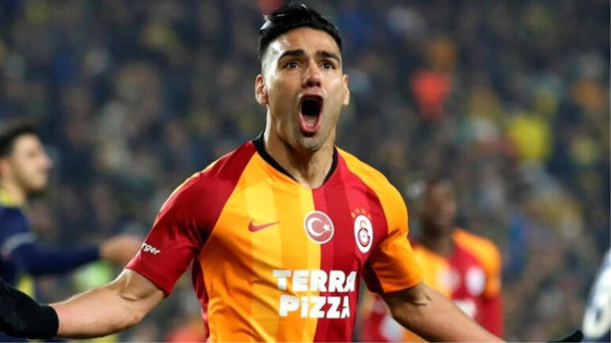 Falcao\'nun menajerinden transfer açıklaması: Galatasaray\'dan ayrılmayacak