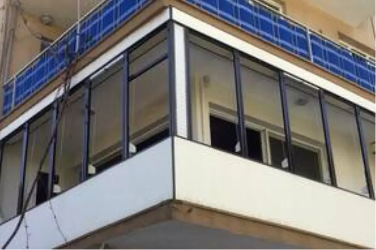 İzmir\'de yangın çıkan evde yaşlı kişi öldü