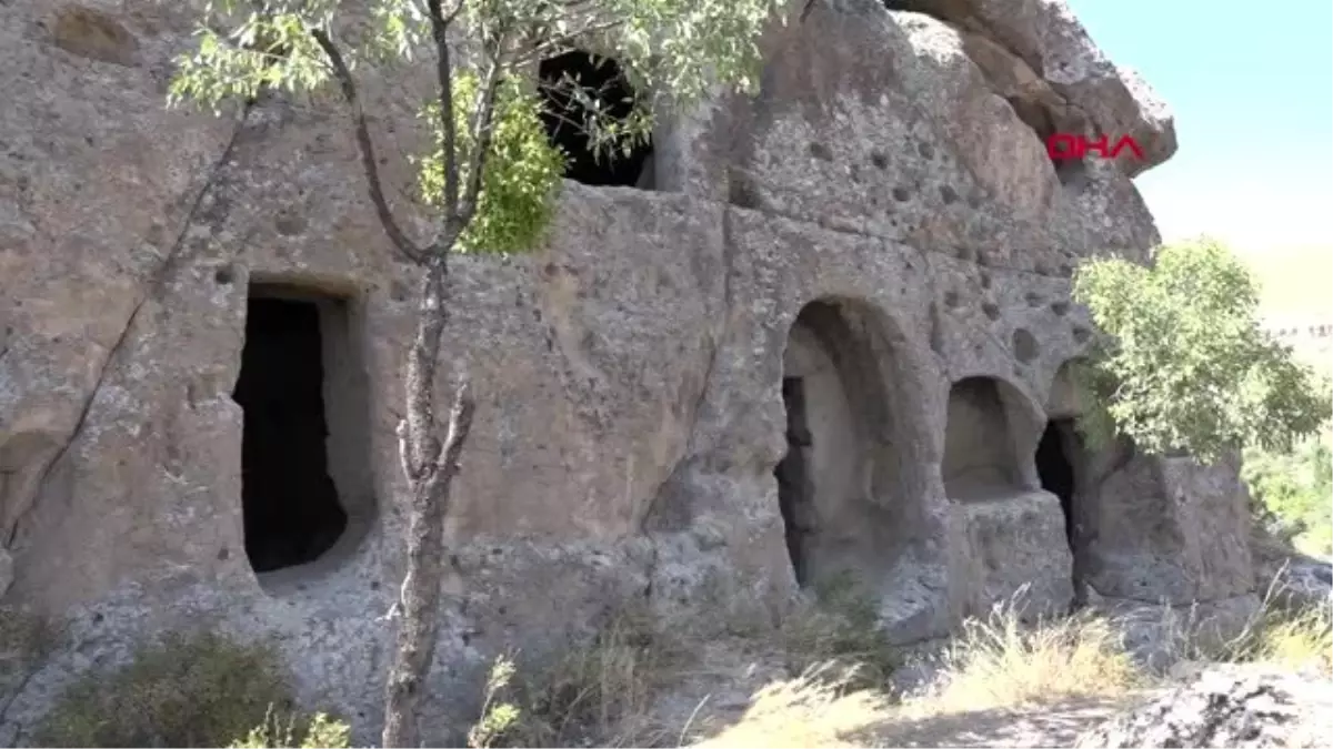 KAYSERİ Üzüm hasadında bulunan yeraltı şehrinin 2 girişi daha tespit edildi