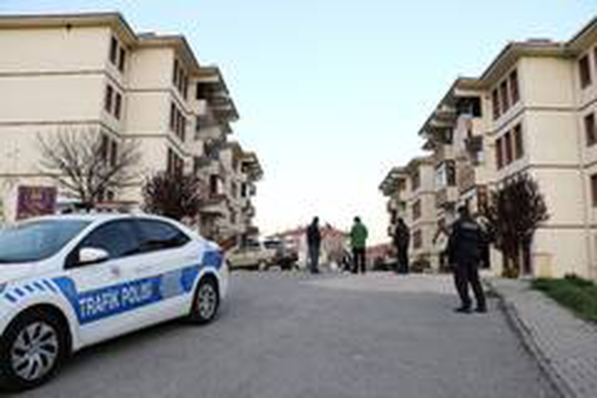 Korona virüs çıkan sitede izolasyon süresi uzatıldı