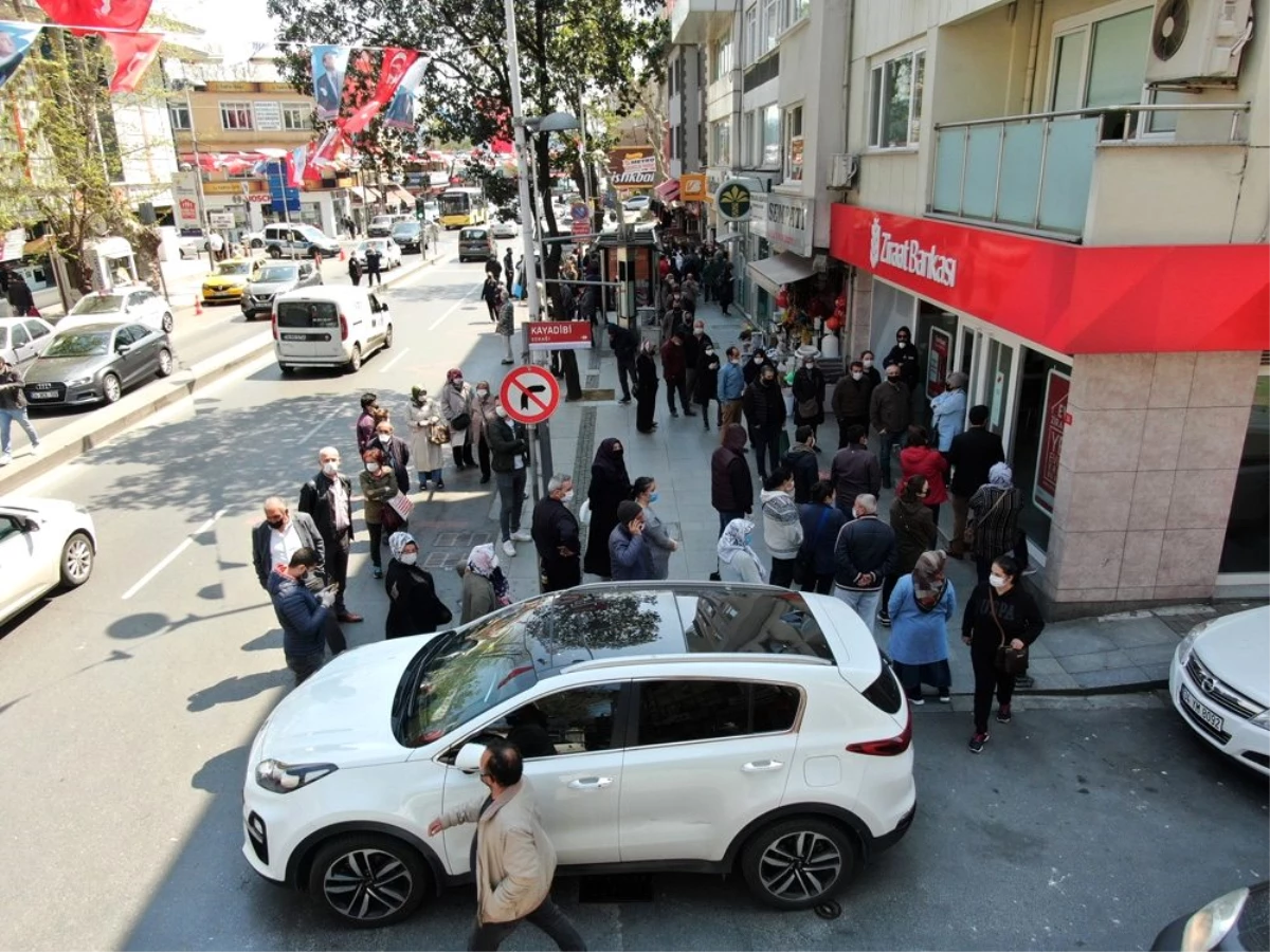 Sarıyer\'de vatandaşlar sosyal mesafeyi hiçe saydı