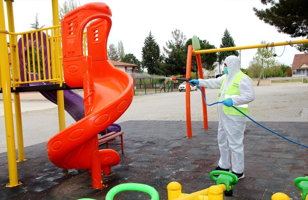 Taşova Belediyesi dezenfekte çalışmalarına devam ediyor