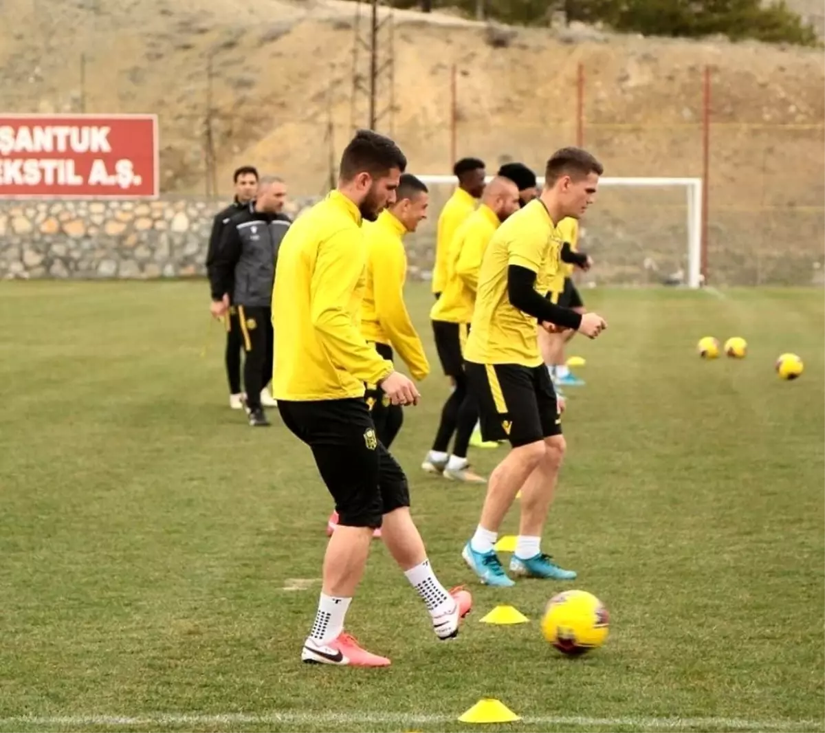 Yeni Malatyaspor sözleşmesi biten bazı oyuncularına yeni teklif yapacak