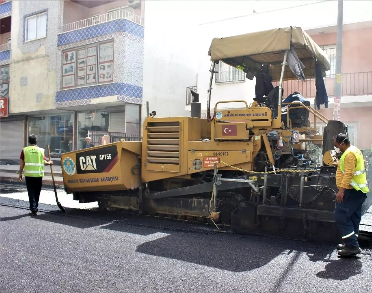 Araç yoğunluğu azaldı, işlek caddeler asfaltlandı