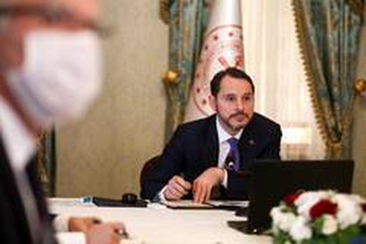 Bakan Albayrak: "Devlet olarak bundan sonraki süreçte de tüm gücümüzle esnafımızın, iş dünyamızın,...