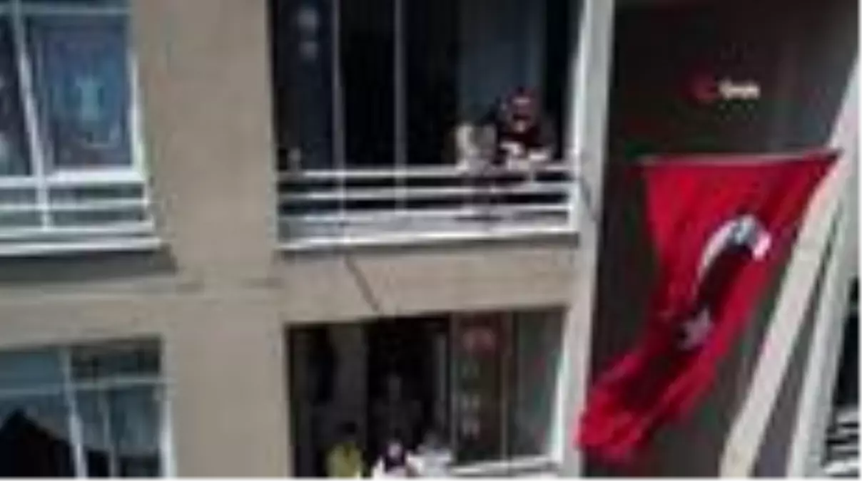 Başakgiller\'den çocuklara balkon sürprizi