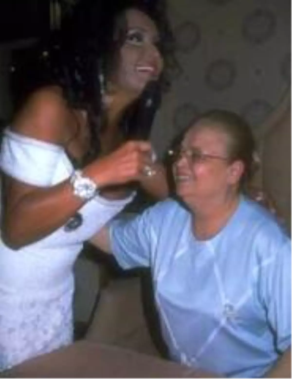 Bülent Ersoy\'un annesini hayatını kaybetti