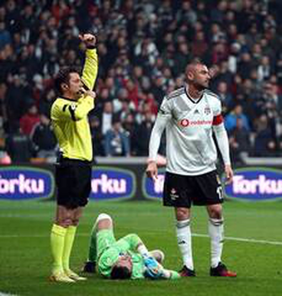 Burak Yılmaz: "Çin halkından özür dilerim"