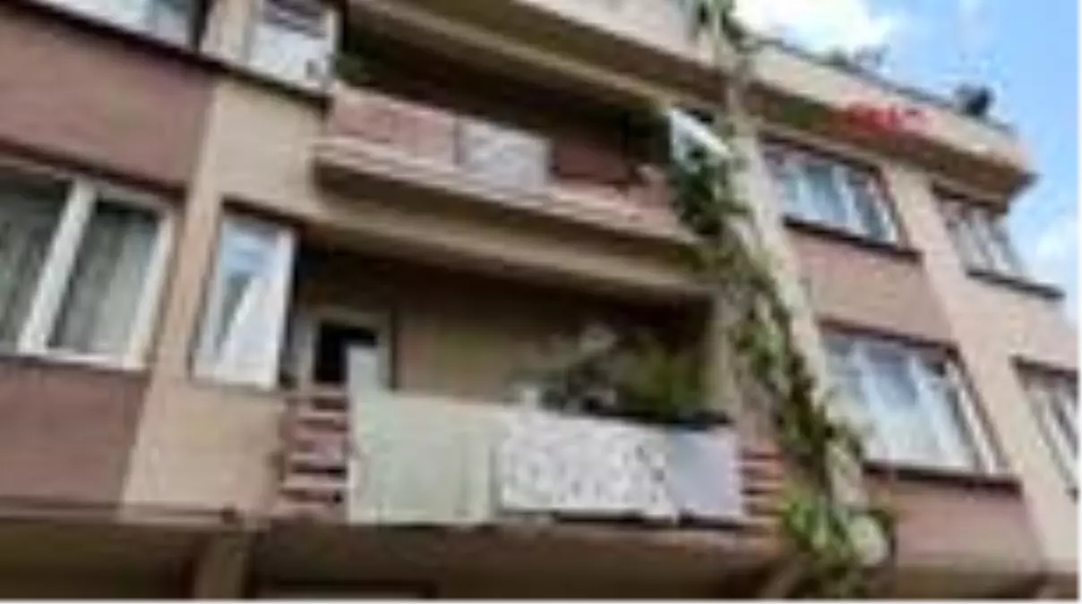 BURSA Türbe 4 katlı apartmanın altında kaldı