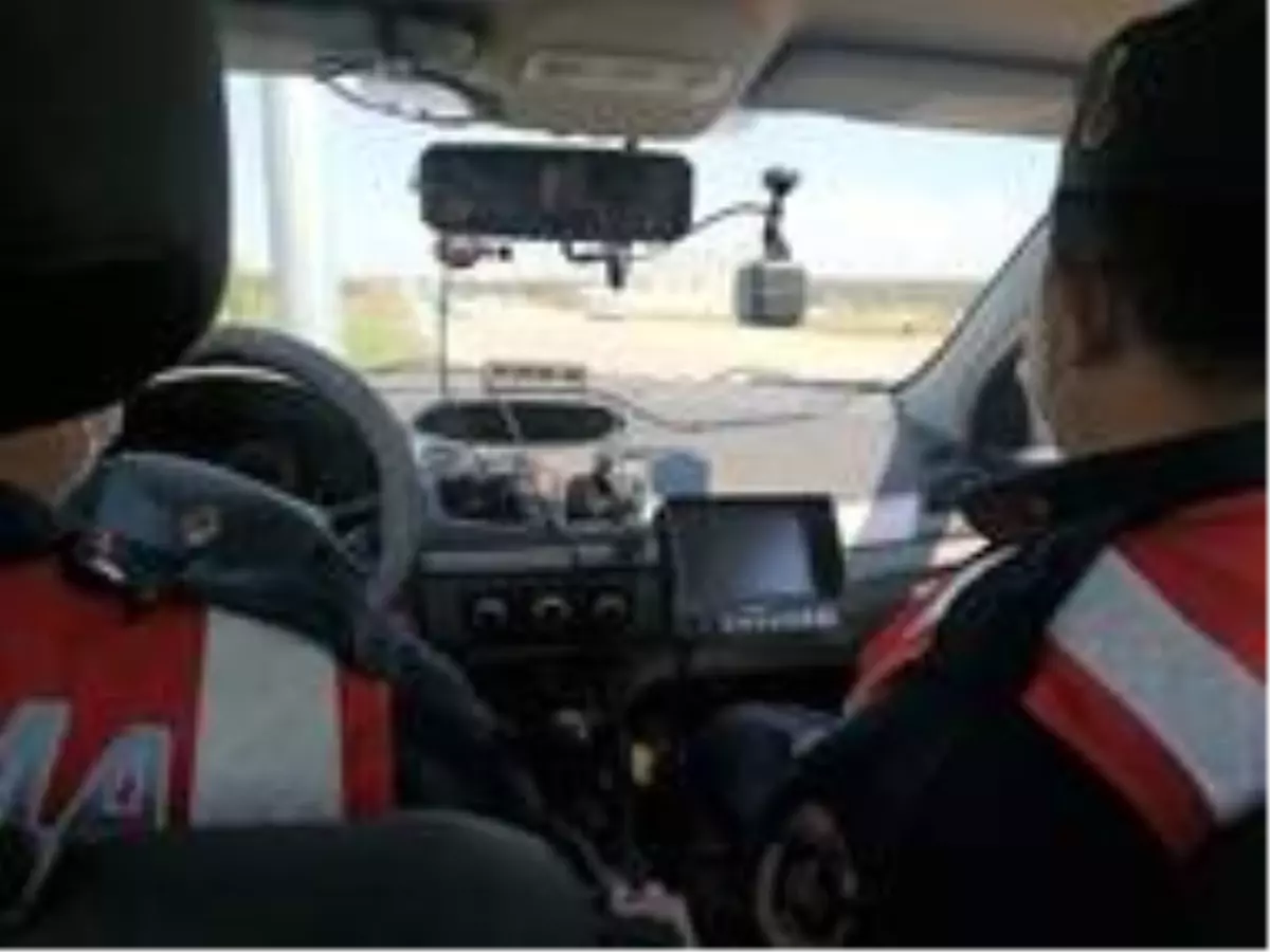 Jandarmadan motosiklet ve araçlara radarlı denetim