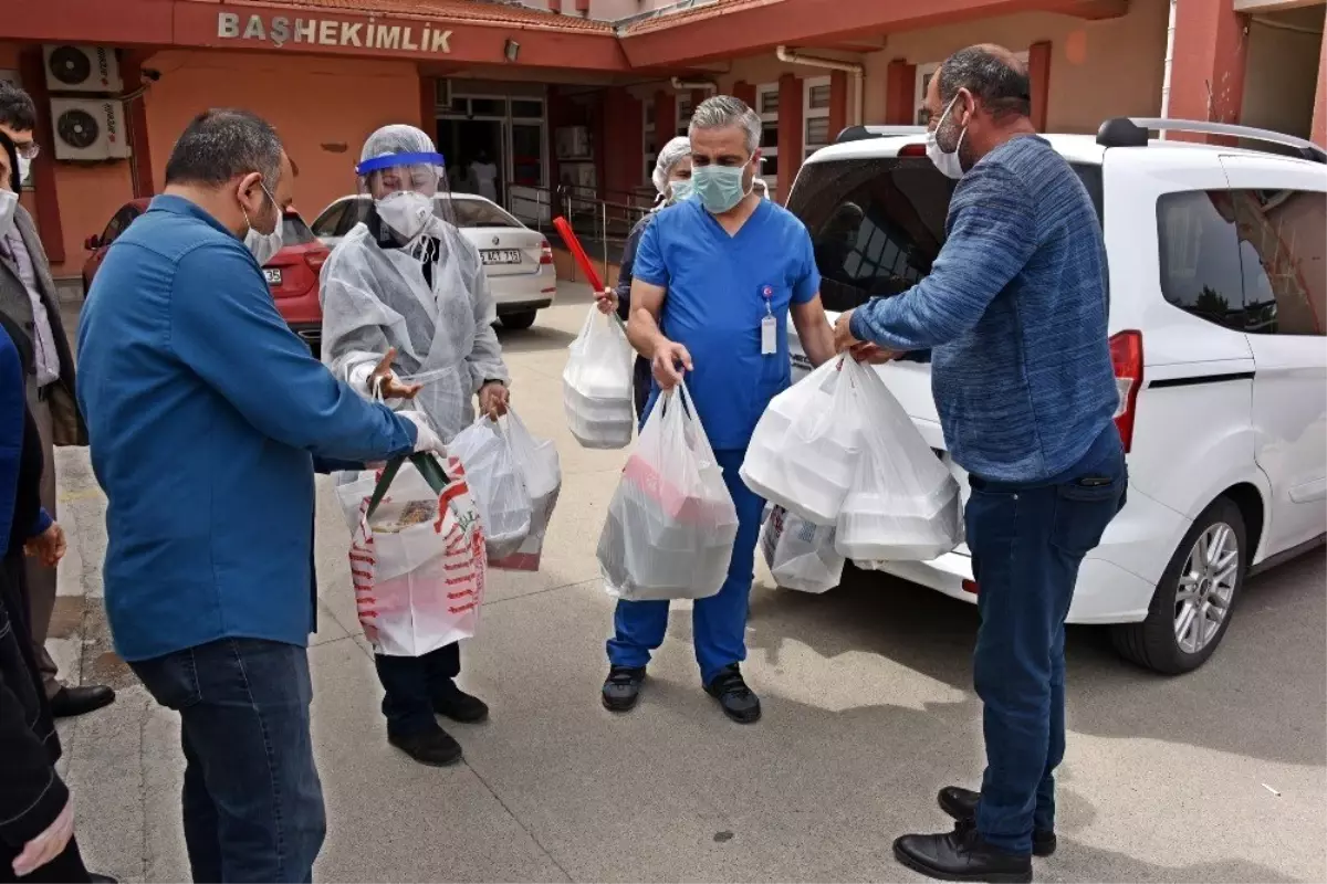 Siteler Mahallesinden sağlık çalışanlarına moral ziyareti