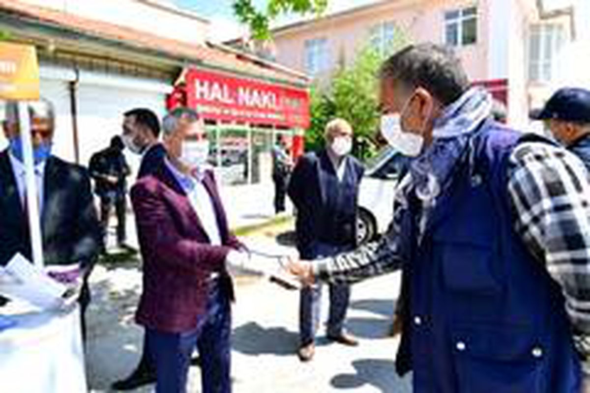 Çınar\'dan esnafa maske