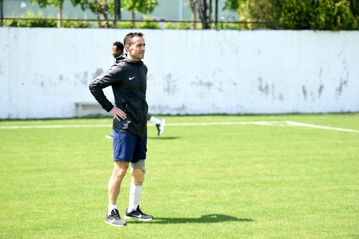 Gazi futbolcu antrenörlük alanında kendini Denizlispor\'da geliştirecek