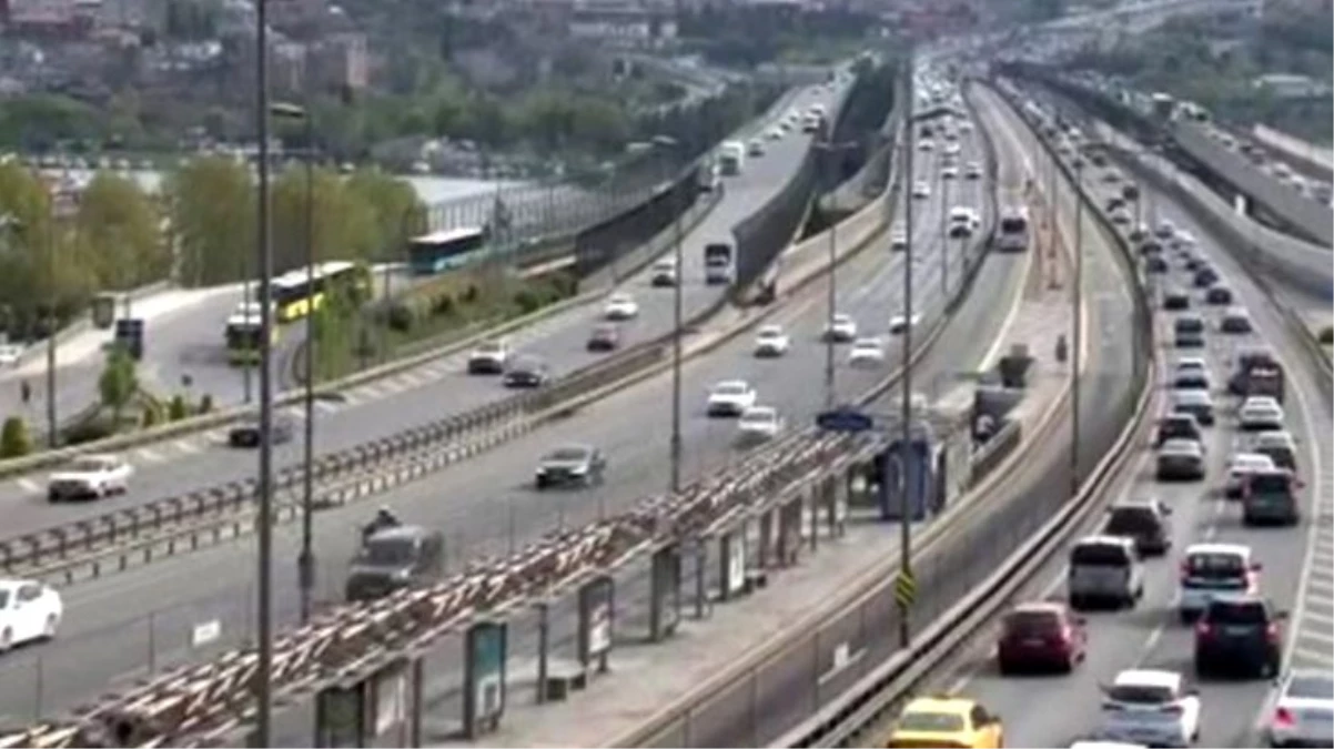 İstanbul\'da trafik, havaların ısınmasıyla eski günlerine dönmeye başladı