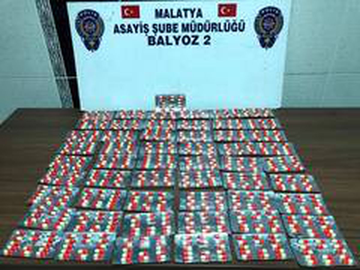 Malatya\'da uyuşturucu hap ve silahlar ele geçirildi