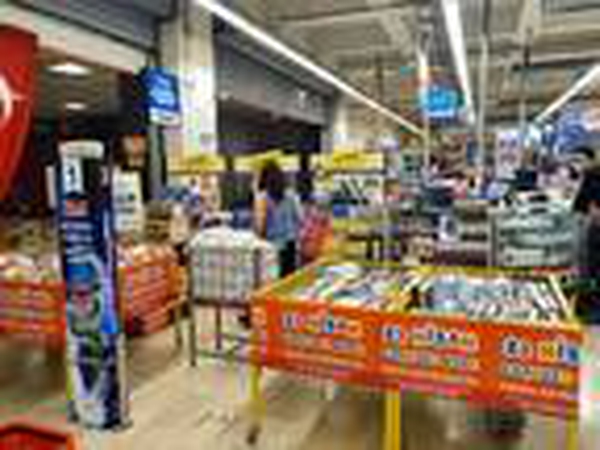 Markete maskesiz girdi, ateşi yüksek çıkınca hastaneye kaldırıldı