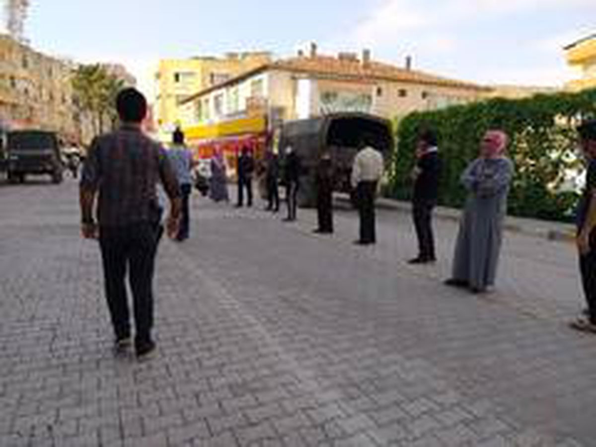 Hatay\'da Suriyelilerin ATM kuyruğu