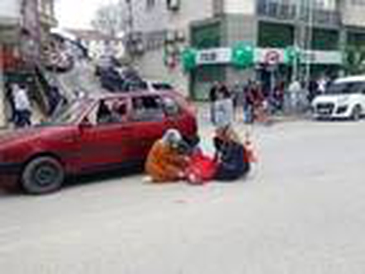 Kadın sürücü, çarptığı yaralı kadının başında ağladı