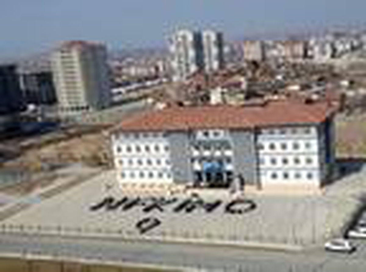 Öğrencilerden sağlık çalışanlarına destek mesajı